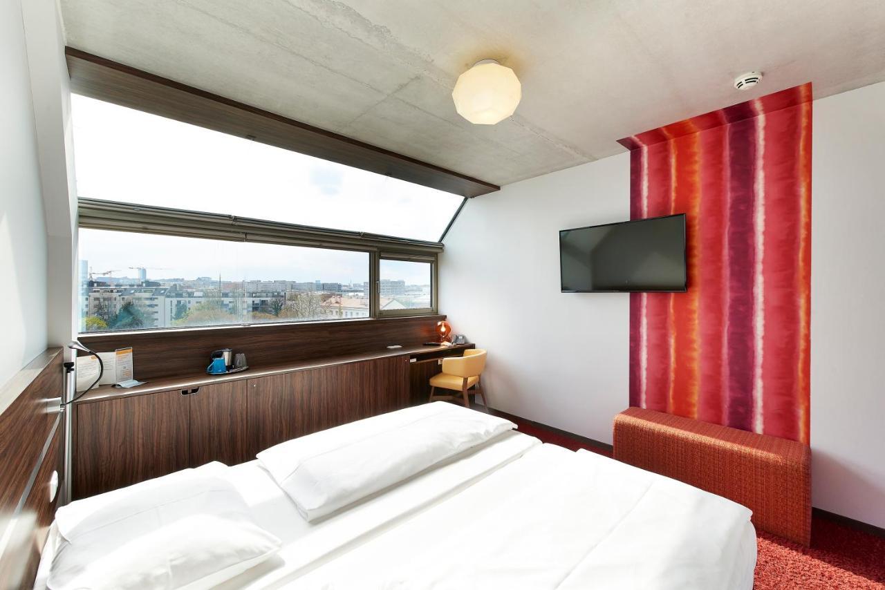 Simm'S Hotel - Cityhotel Next To Metro U3 Wina Bagian luar foto
